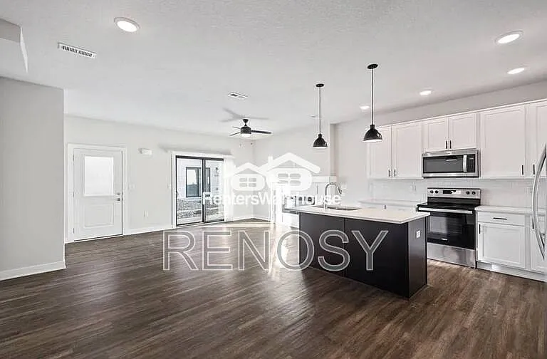 3622 NE Kara Ln — Photo 5