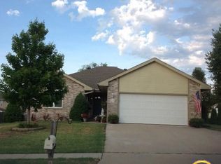 3614 SW Watson Ct, Topeka, KS 66610
