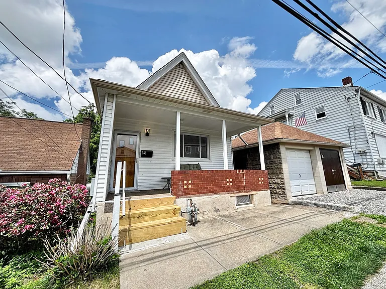 553 Foundry St — Photo 5