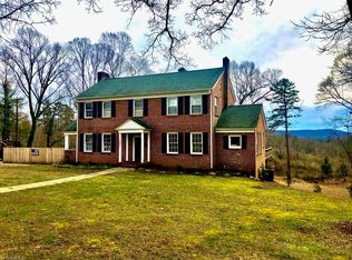 142 Hawthorne Rd, Elkin, NC 28621