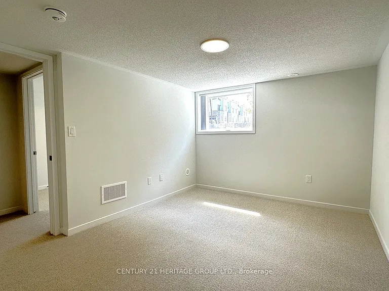 121 Honeycrisp Cres #Townhouse 243 — Photo 18