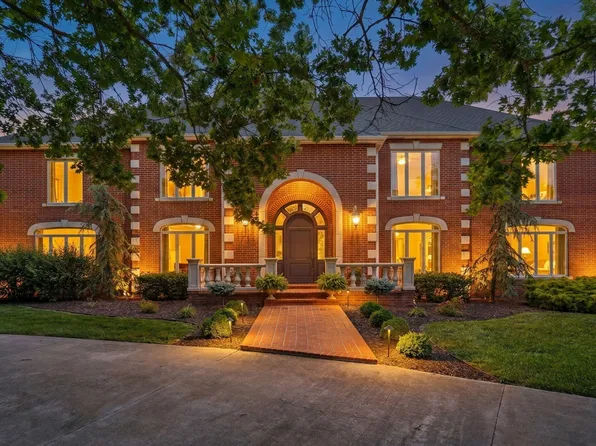 1690 S Royal Drive, Springfield, MO 65809