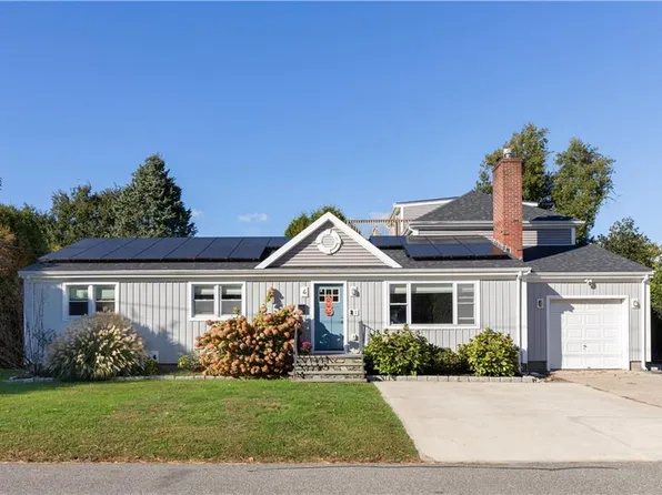 4 James St, Middletown, RI 02842