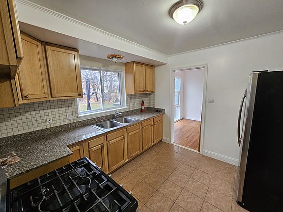 3rd image of 29436 Grandon St