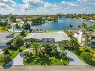 6830 Winged Foot Dr, Hialeah, FL 33015