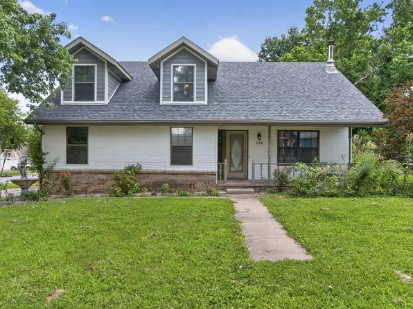 104 N Market Street, Nixa, MO 65714