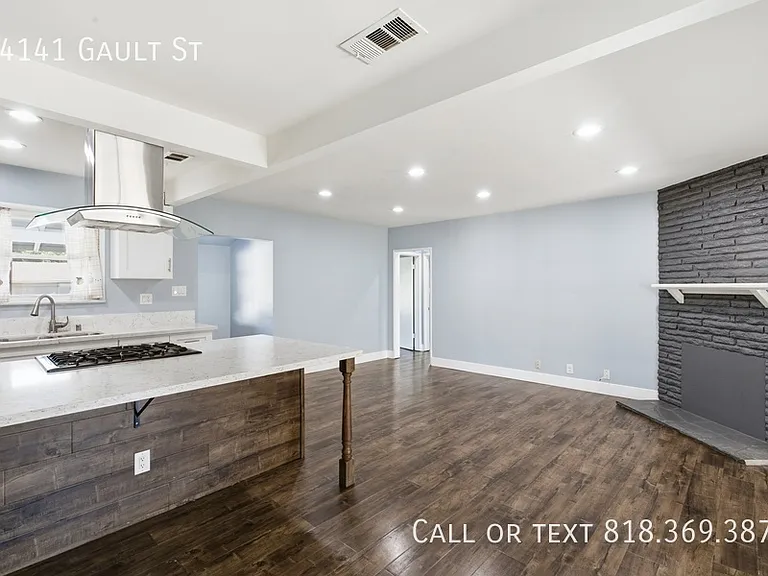 14141 Gault St — Photo 6