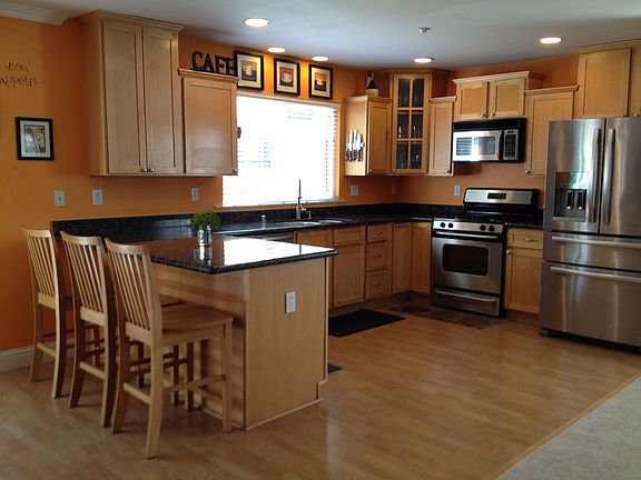 Beautiful granite counters!