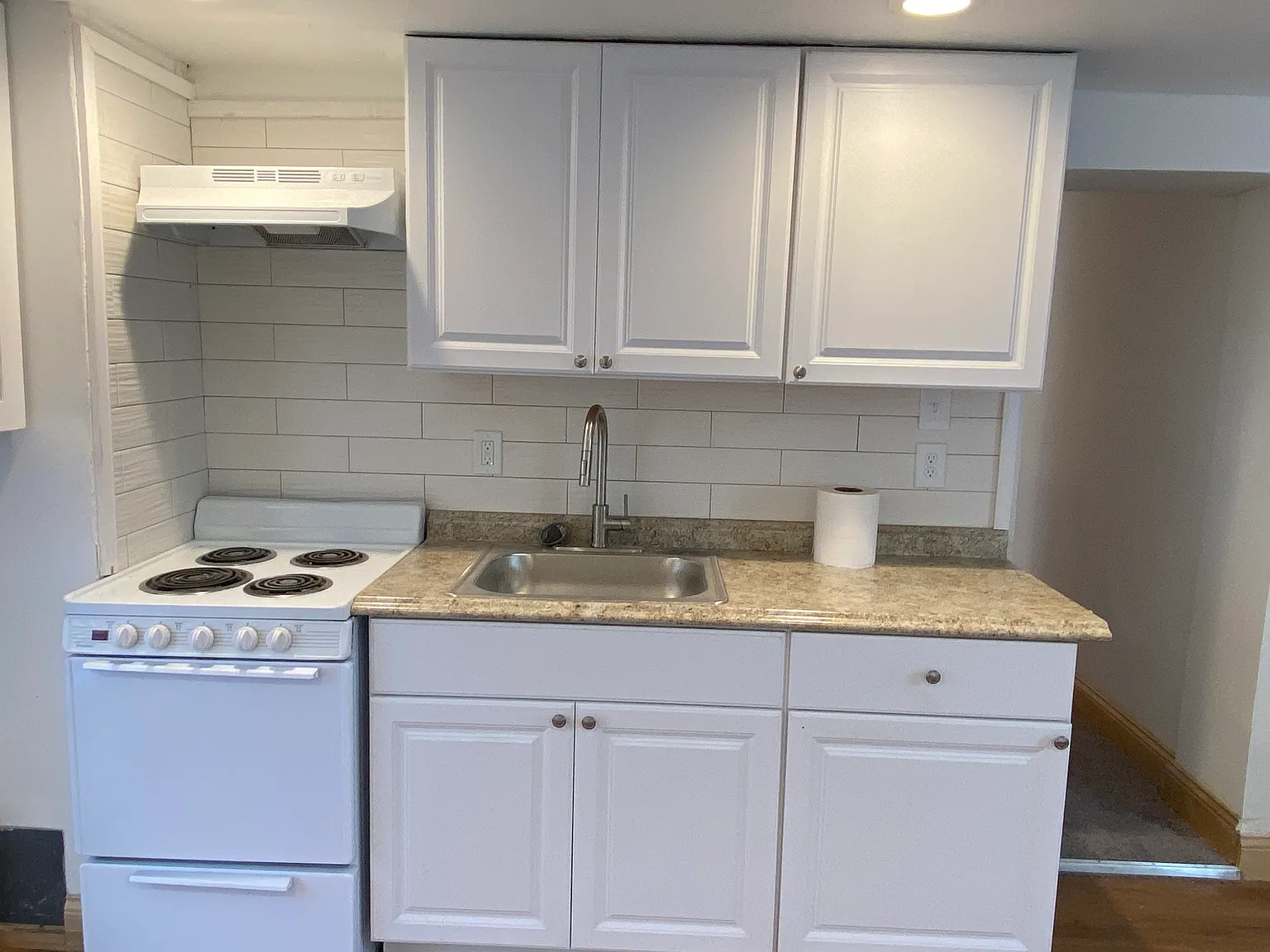 1 bed, 800 sqft, $1,000 — Photo 2