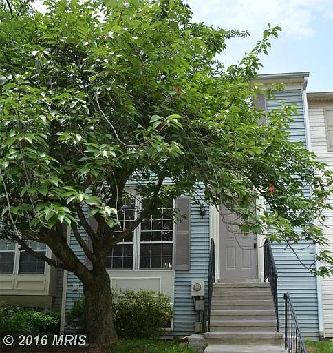 411 Megan Ct photo 1