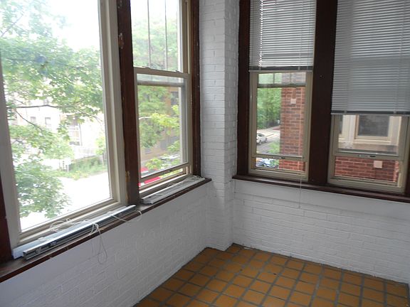 5th image of 5548 N Winthrop Ave #2