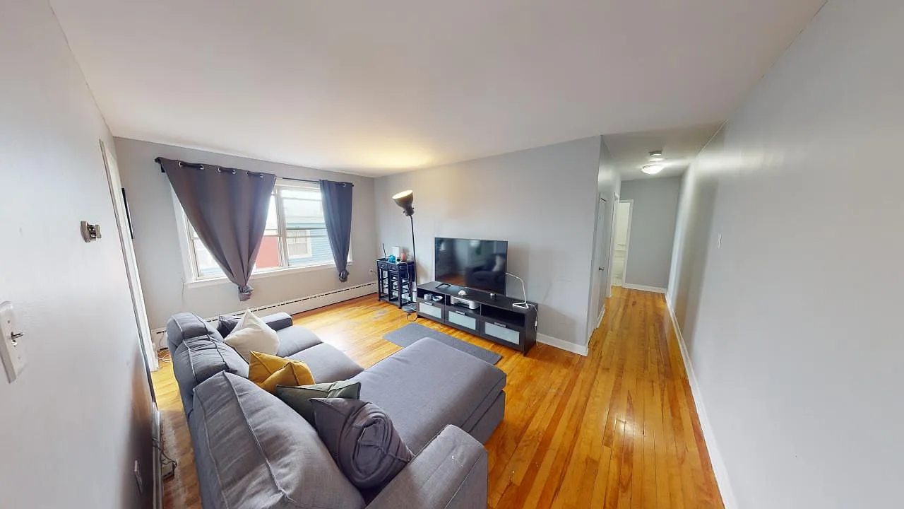 3693 Windsor Street — Photo 4