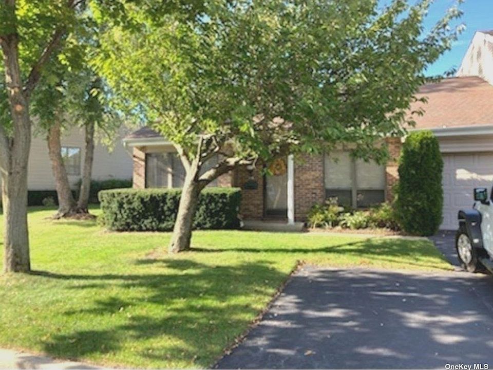 1st image of 118 Hidden Ponds Cir #118