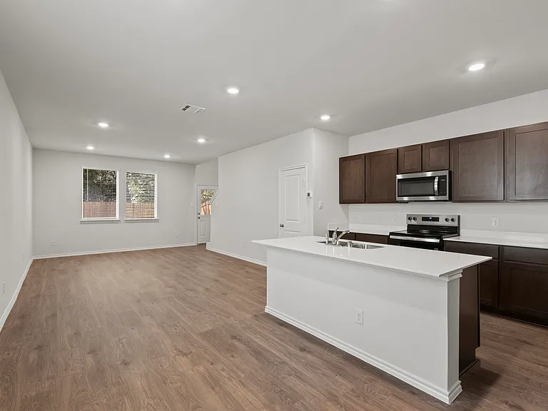 7016 Vining Dr — Photo 2