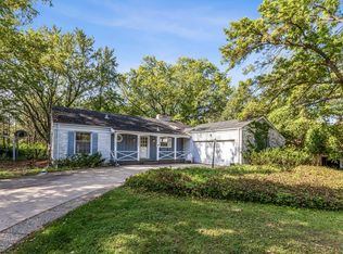 6080 Stoneybrook Dr, Minnetonka, MN 55345