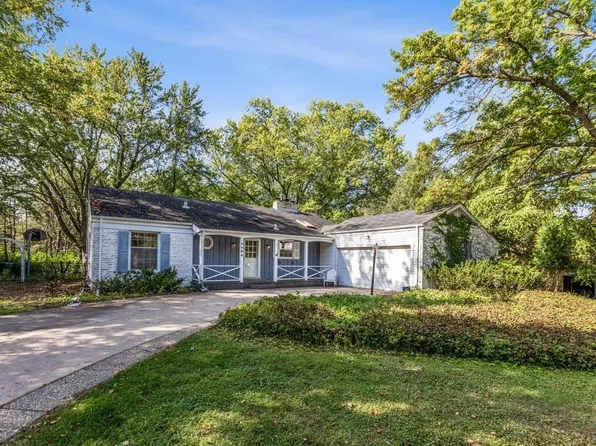 6080 Stoneybrook Dr, Minnetonka, MN 55345