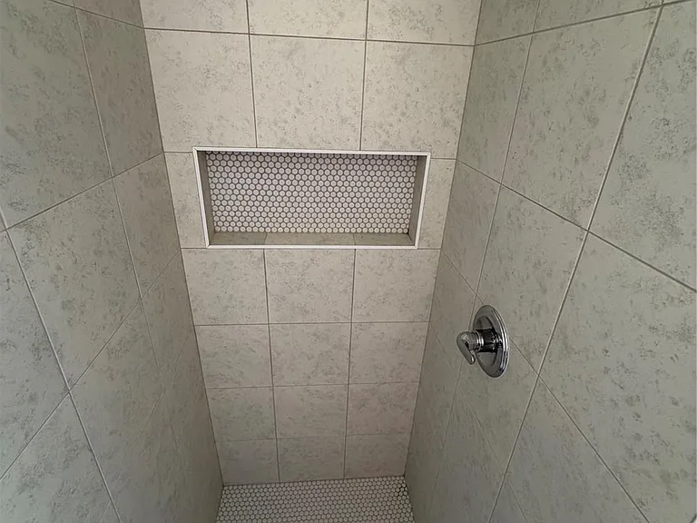 2205 Highland Crossing Dr — Photo 12