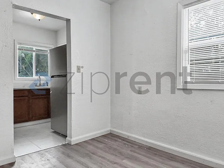 4309 32nd St — Photo 13