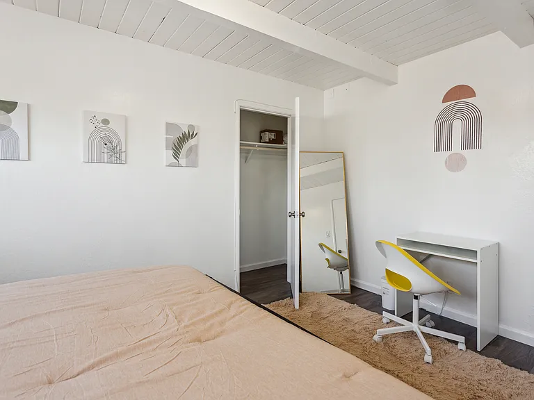 2312 Bonar St #C — Photo 23