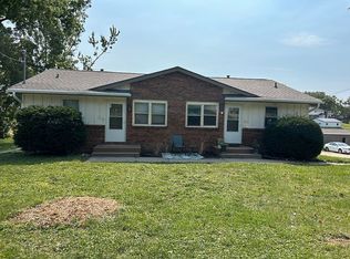 4665 E Oakwood Dr, Pleasant Hill, IA 50327