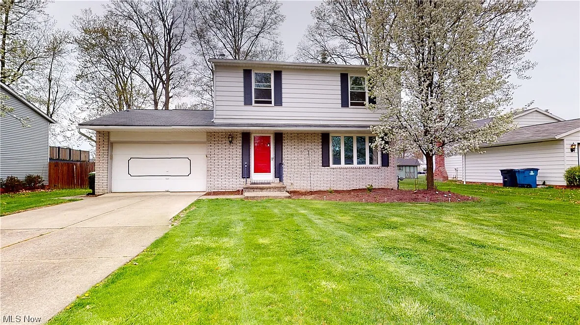492 E Overlook Dr photo 1