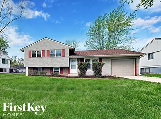 16 N Elm Ln, Glenwood, IL