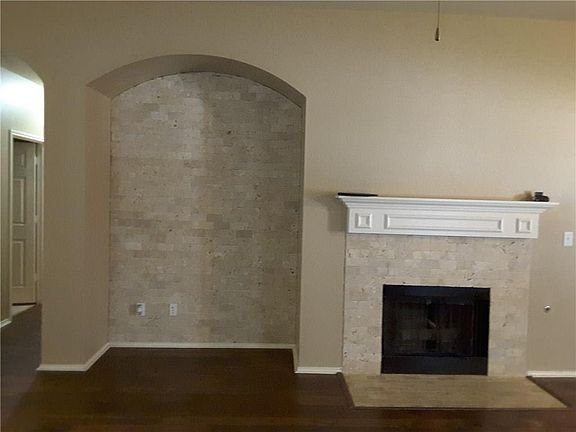 5th image of 15617 Gatehouse Dr