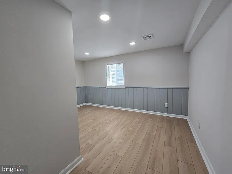 220 University Blvd E — Photo 15