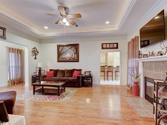 5th image of 229 Diamondhead Dr