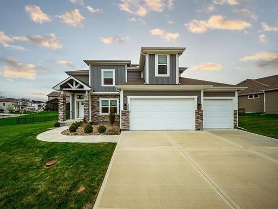 2788 SW 12th Ter, Lees Summit, MO 64081