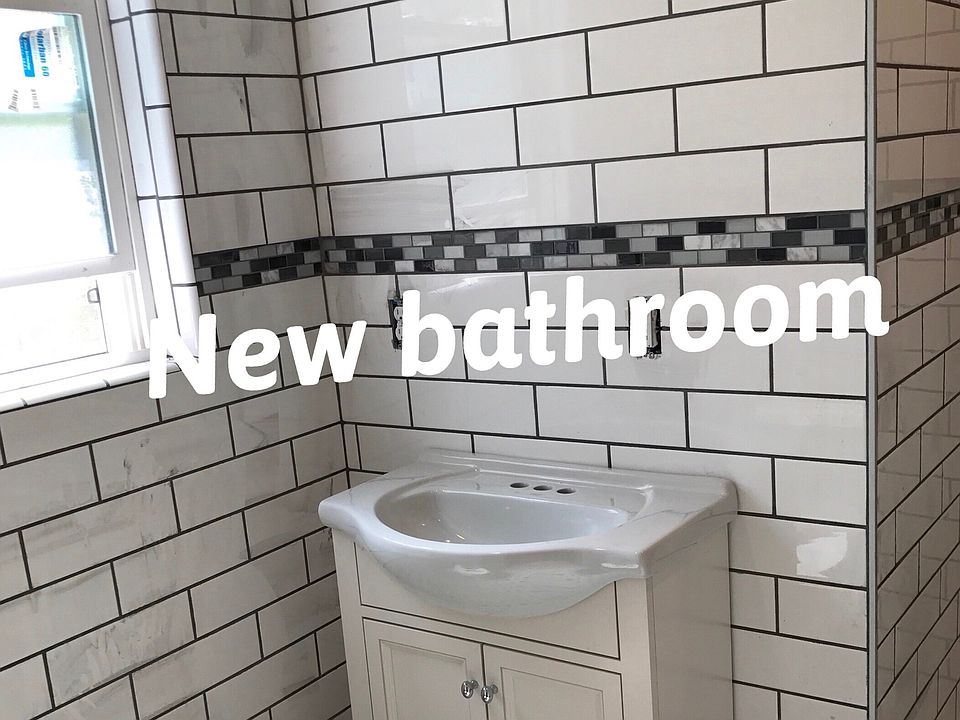 2nd image of 128 W Chestnut St #1