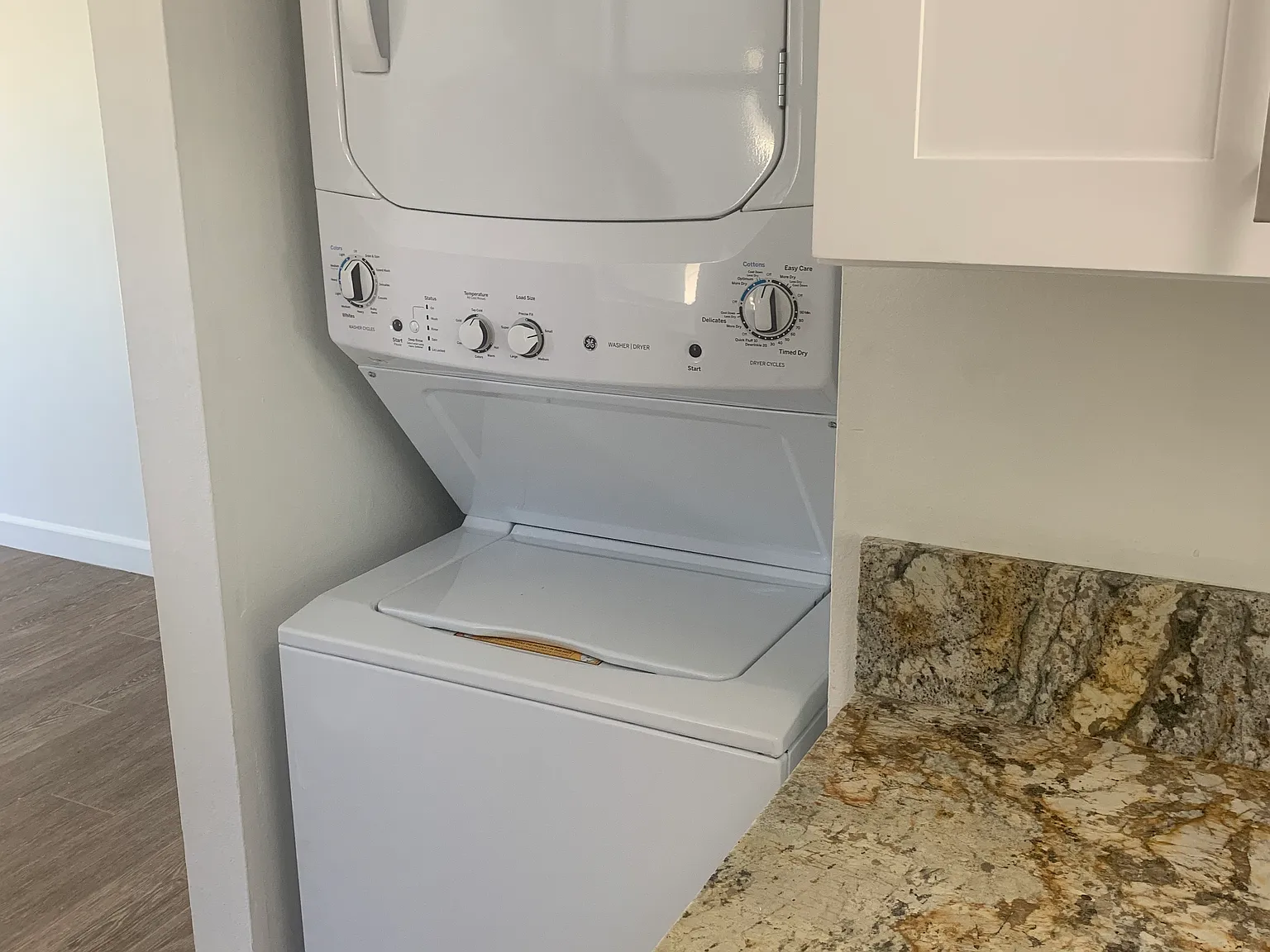 2 bed, 1000 sqft, $1,895 — Photo 4