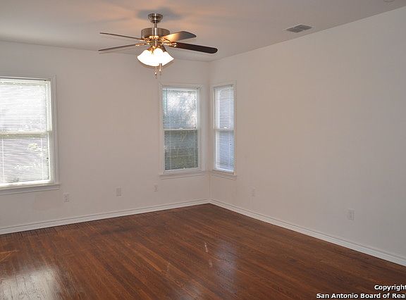 2nd image of 1812 Mardell St