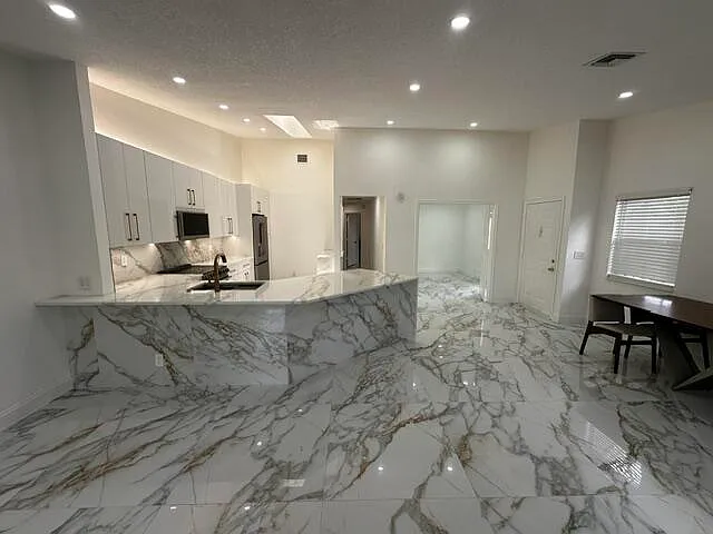 2173 Discovery Cir W — Photo 3