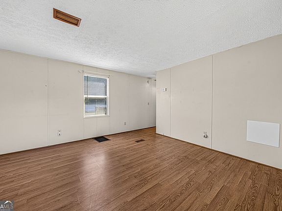 4th image of 465 Defoor Rd
