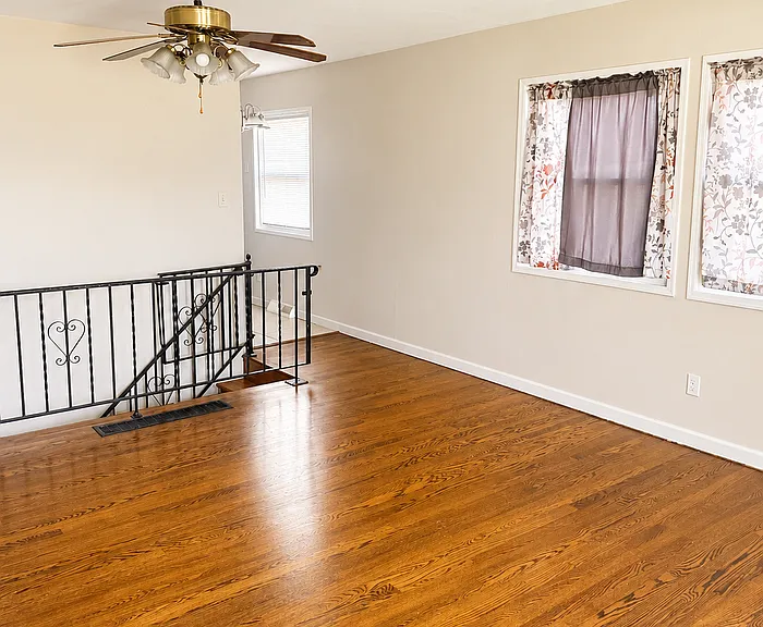 10933 Brookings Dr — Photo 2