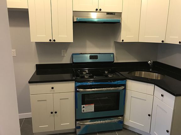 3rd image of 80 Layton Ave