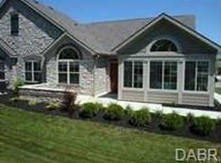 2385 Locust Hill Blvd, Dayton, OH 45431