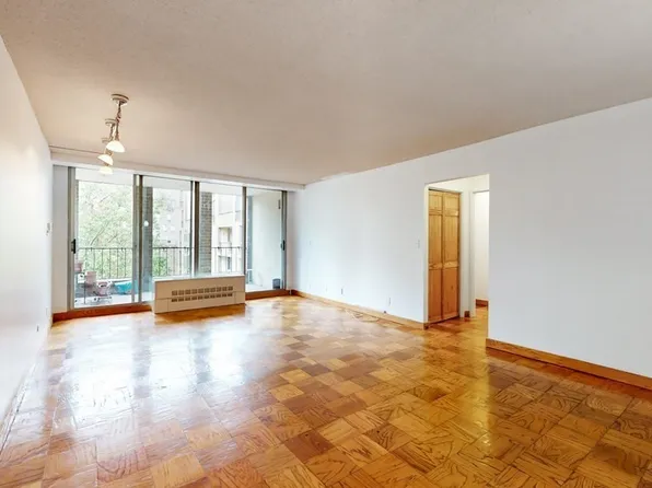 99 Pond Ave APT 514, Brookline, MA 02445