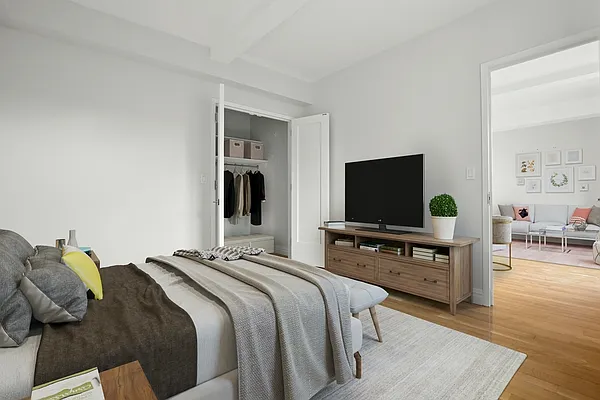 Rented by Stonehenge NYC LLC | media 8