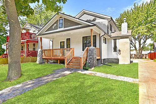3222 Peter St Photo 1