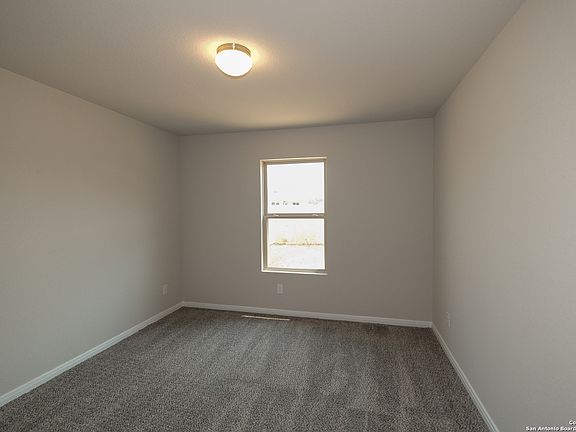 5th image of 709 Kinglet Court
