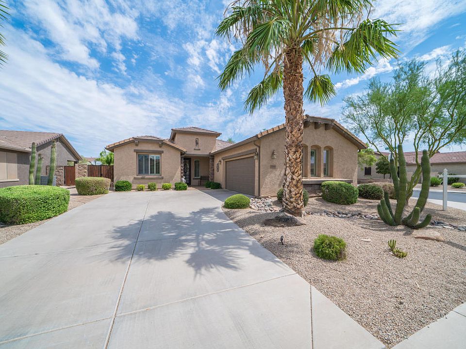 1st image of 1068 W Desert Lily Dr