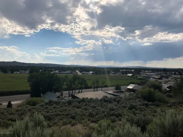 13 Skyline St, Pinedale, WY 82941