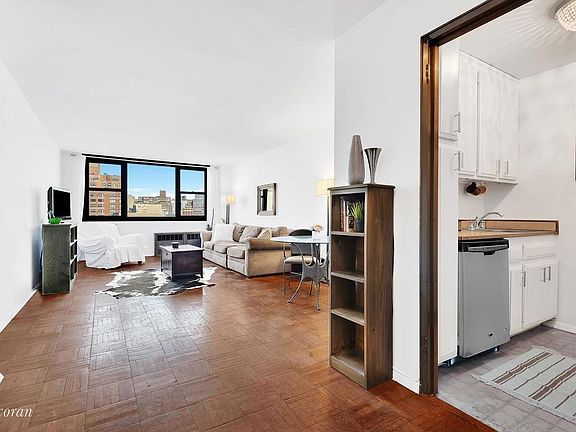 4th image of 631 Hudson St #11G