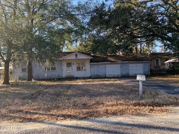 725 17th St, Port Royal, SC 29935