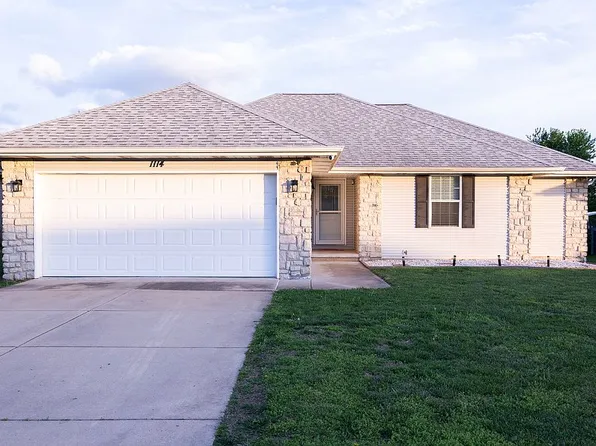 1114 W Cobblefield Way, Ozark, MO 65721
