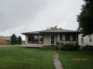 1222 7th Ave SE, Jamestown, ND 58401