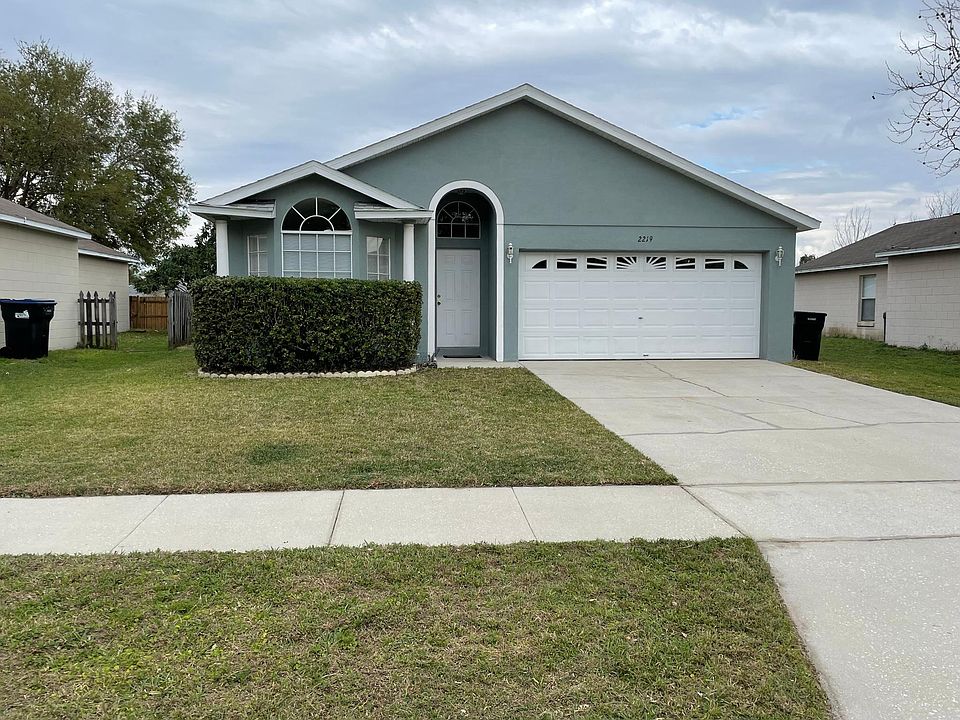 1st image of 2219 Justin Ave