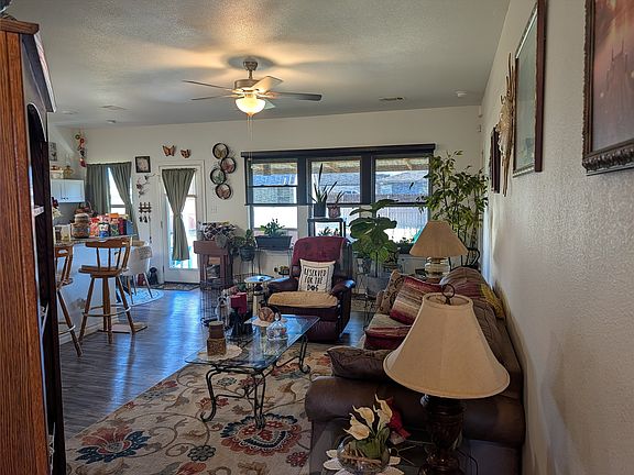 2nd image of 2915 Emma Ln